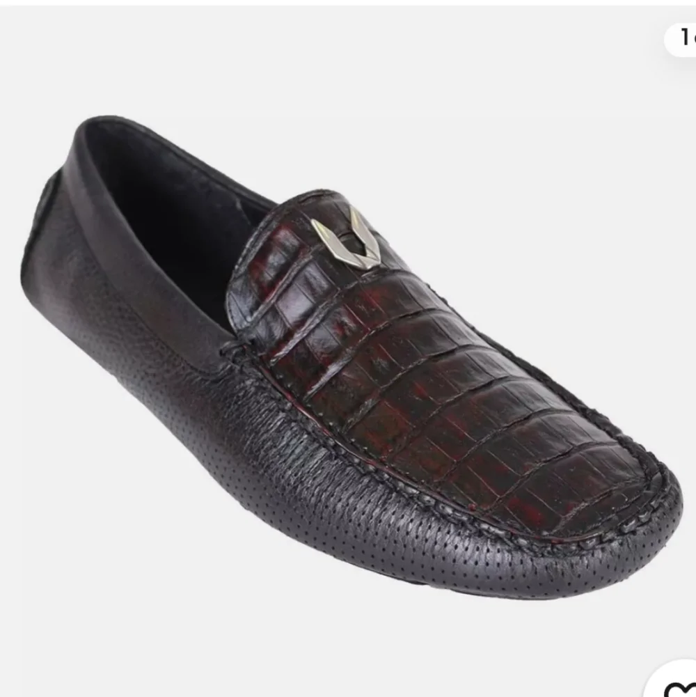 Vestigium Ostrich loafers 7.5 NWOT